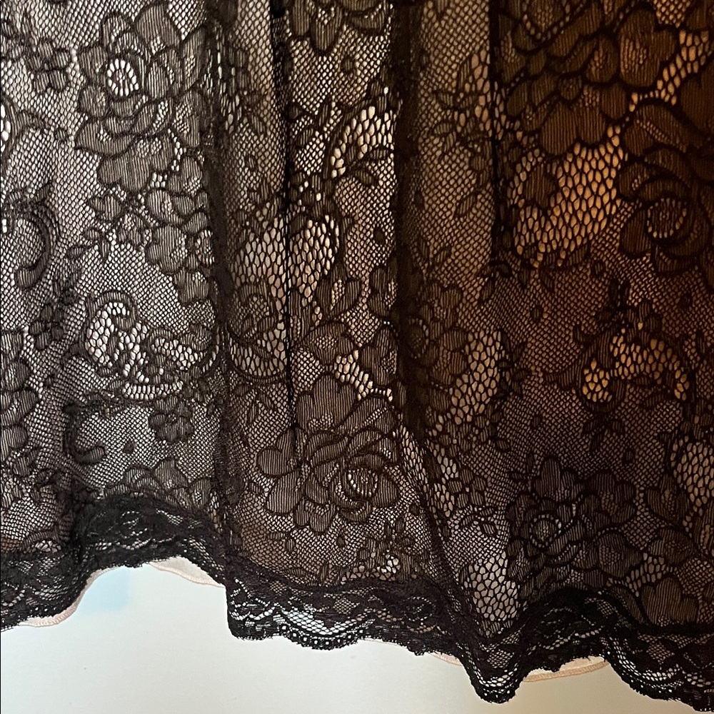Elegant Black Lace Cocktail Dress - Picture 4 of 14